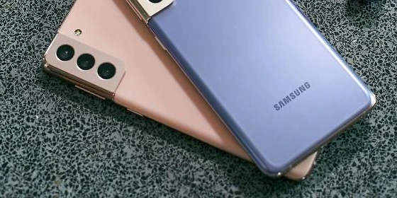  Samsung Galaxy A72 vs. S21

